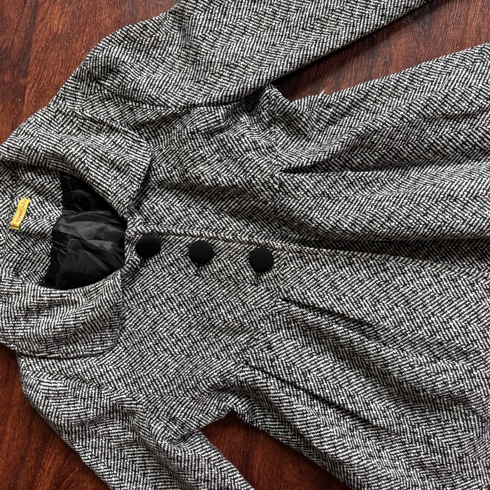 Elegant Herringbone Patterned Coat